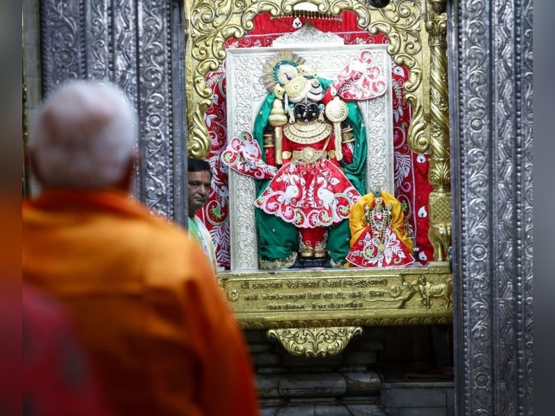 पीएम मोदी ने देशवासियों को दी जन्माष्टमी की शुभकामनाएं, शेयर किया विशेष श्लोक 