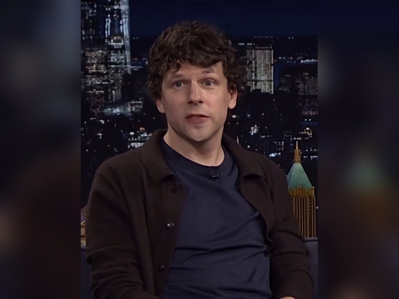 Jesse Eisenberg reveals why losing his passport made vacation ‘amazing’