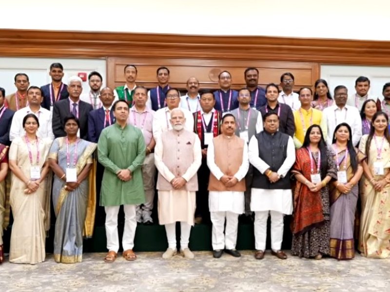 शिक्षकों संग पीएम मोदी की खास बातचीत, पब्लिक स्पीकिंग पर मांगे टिप्स, बच्चों की 'रिपोर्टिंग स्किल्स' पर भी ली चुटकी