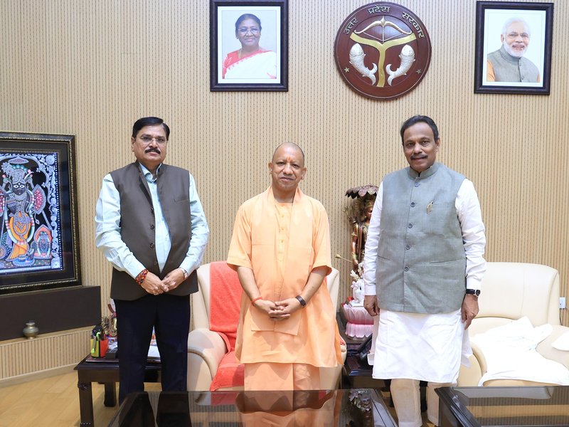 विनोद तावड़े ने संभाली यूपी की चुनावी कमान, सीएम योगी से मुलाकात में 2027 की रणनीति पर मंथन