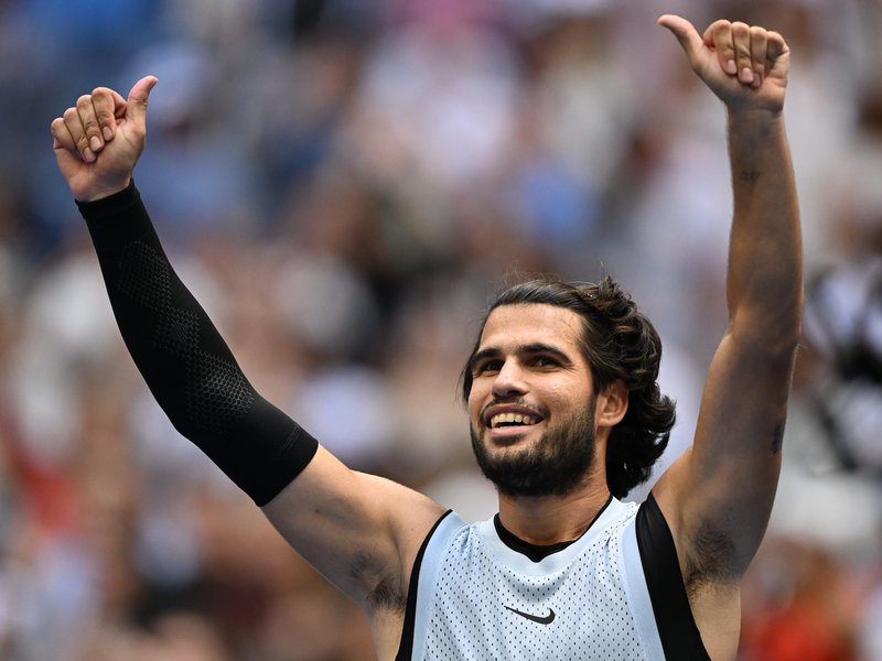 US Open: Shelton hails 'superhuman' Alcaraz ahead of QF showdown