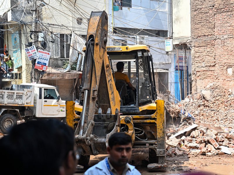 अवैध निर्माण, आग, पानी और भगदड़... क्यों नहीं थम रहीं दिल्ली की त्रासदियां?