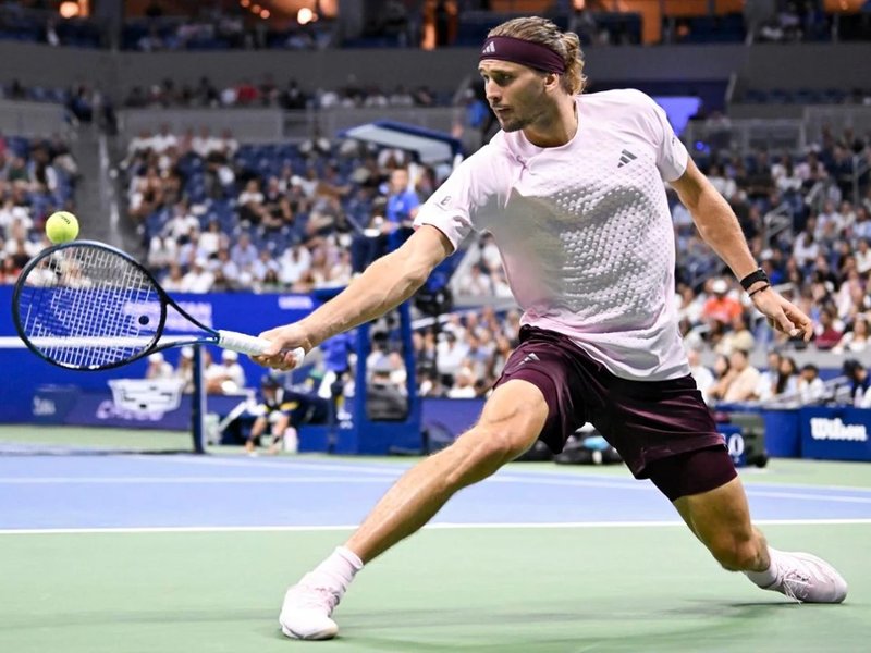 US Open: Zverev battles past Darderi, Van de Zandschulp saves MP to reach QF