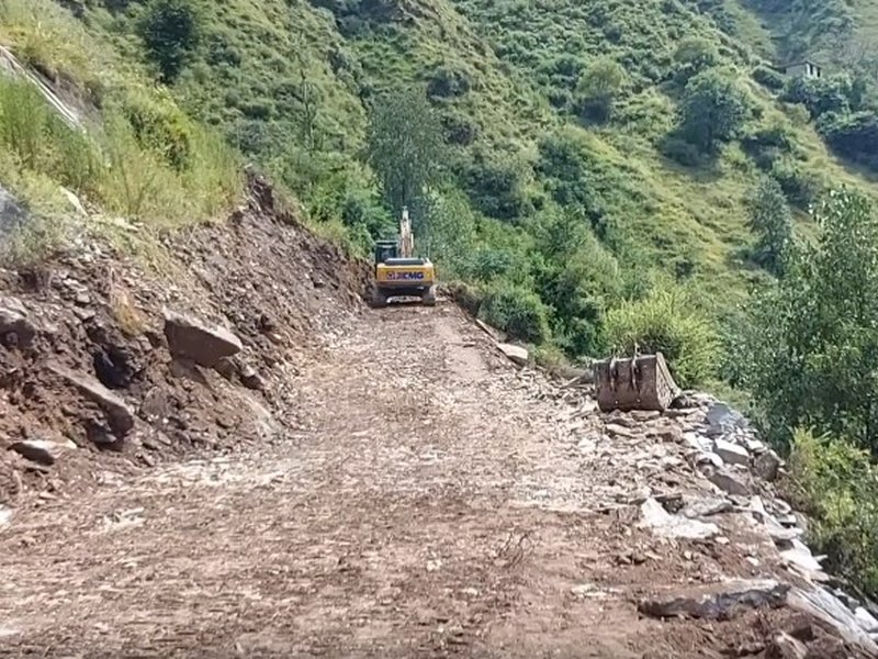 जम्मू-कश्मीरः पहली बार नचलाना तालाब गांव तक पहुंचेगी सड़क, निर्माण कार्य शुरू