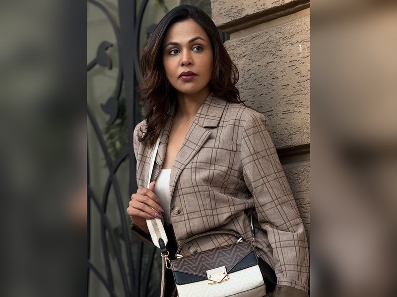 Ashmita Bakshi reflects on the pressure on actors to maintain a perfect appearance