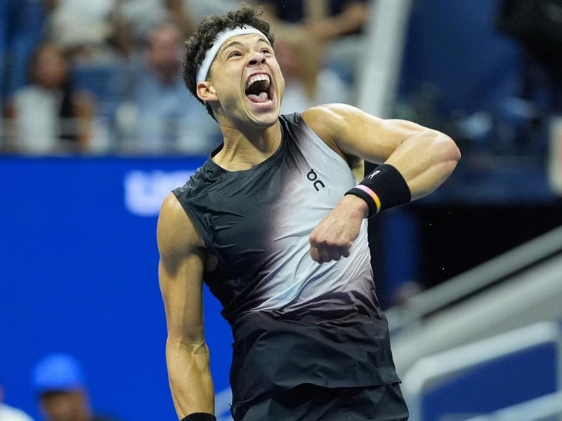 US Open: Shelton upsets Alcaraz in thrilling quarterfinal
