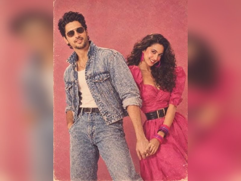 Kiara Advani-Sidharth Malhotra jump on the 80's AI pic trend 