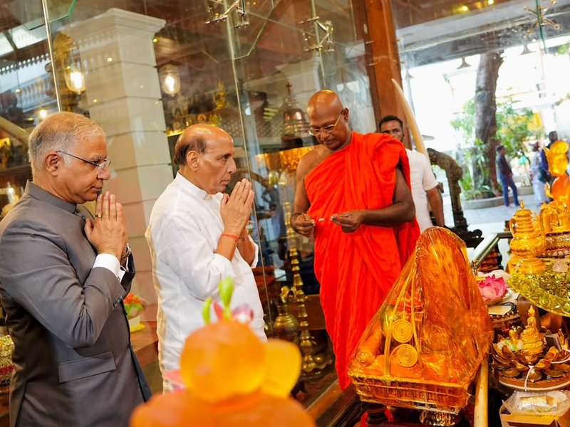 Defence Minister Rajnath Singh visits Gangaramaya Temple in Colombo
