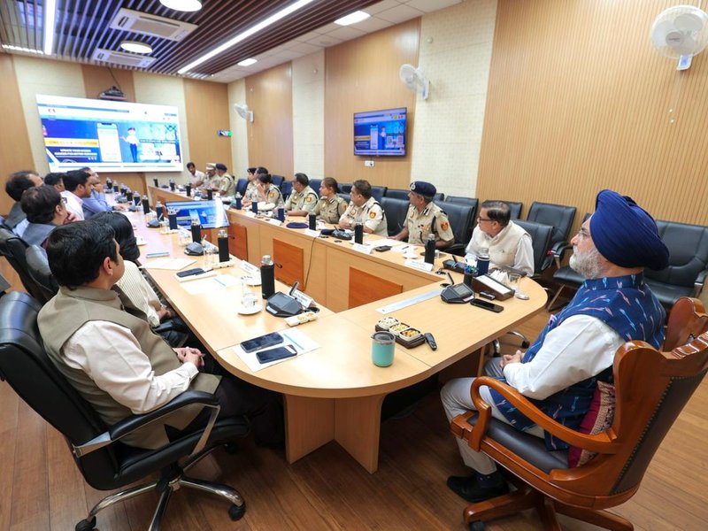 एलजी ने लॉन्च की दिल्ली ट्रैफिक पुलिस की अपग्रेडेड वेबसाइट, चालान से लेकर टो की गई गाड़ी तक की मिलेगी जानकारी
