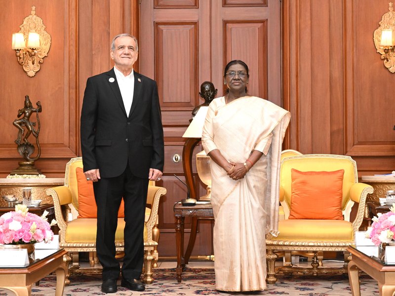 President Murmu meets Iranian counterpart, reiterates India’s commitment to enduring peace 