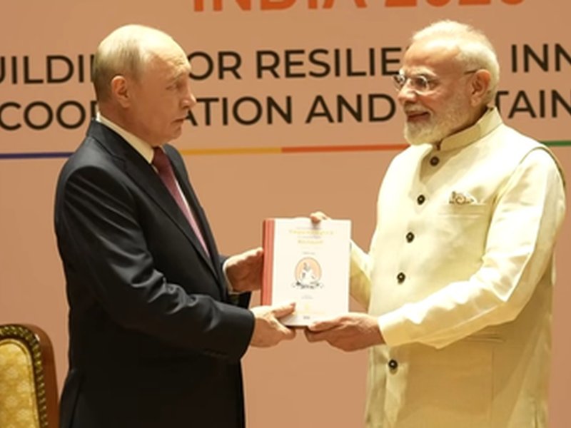 Gift to President Putin part of PM Modi's bid to globally display India's heritage