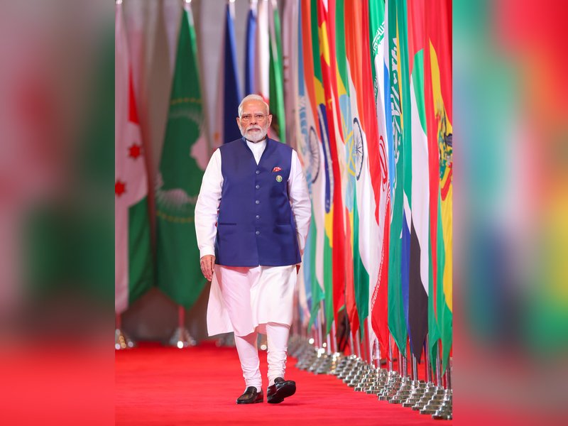 संघ प्रचारक से 3 बार प्रधानमंत्री बनने तक का सफर, जानिए नरेंद्र मोदी के संघर्ष और सफलता की कहानी