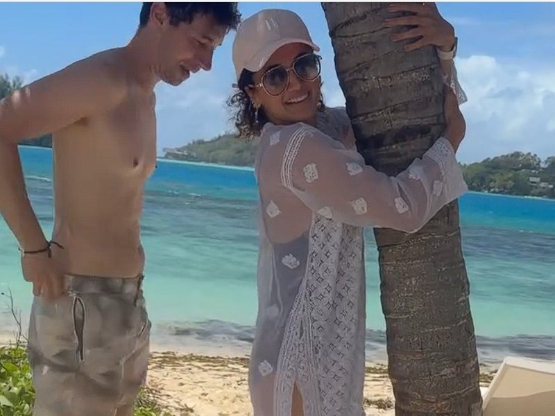 Taapsee Pannu's holiday hustle is all about a supportive husband & unsuccessful viral picture