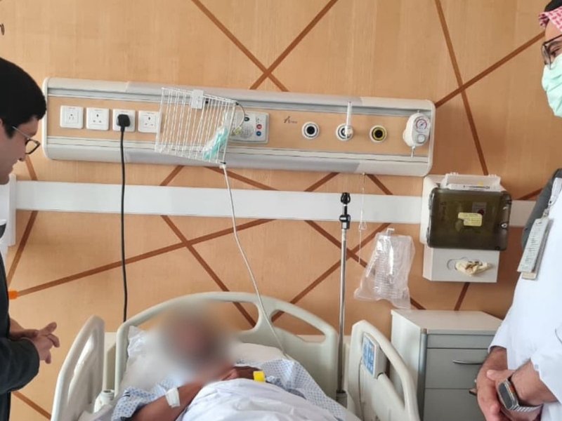 Consul General in Jeddah meets Indian nationals undergoing treatment after Jazan incidents