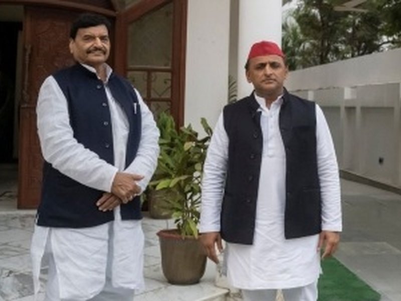 'चाचा आउट, भतीजा इन', अखिलेश यादव ने शिवपाल को एक और जिम्मेदारी से किया मुक्त