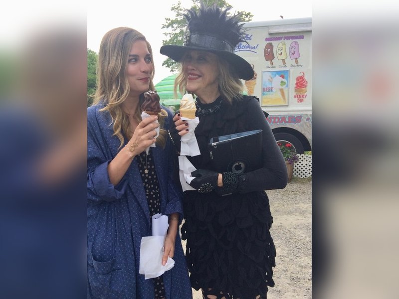 Annie Murphy, Macaulay Culkin and Dan Levy honour Catherine O’Hara at Emmys