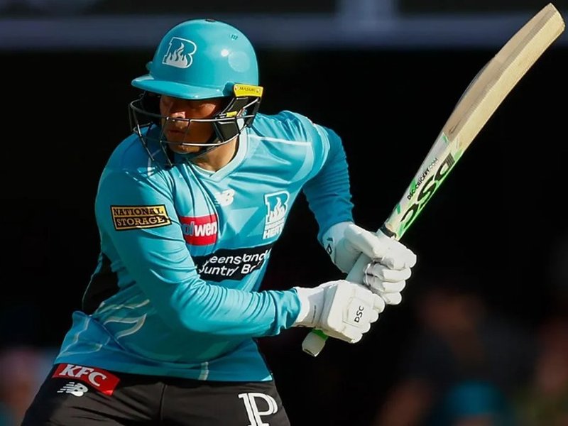 Khawaja re-signs with Brisbane Heat for BBL 16