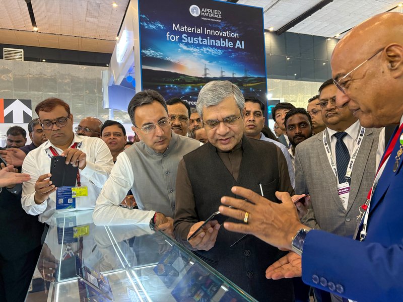 भारत का सेमीकंडक्टर इकोसिस्टम निर्माण के चरण में, आने वाले वर्षों में बड़े पैमाने पर पैदा होंगे निवेश और रोजगार के अवसर: इंडस्ट्री लीडर्स