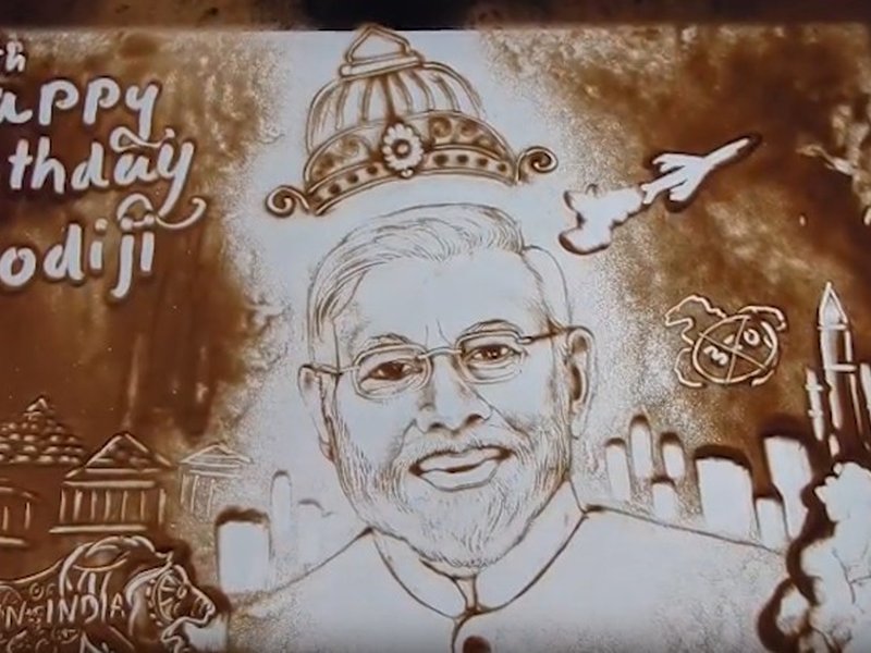 पुरी में पीएम मोदी के जन्मदिन पर बना खास सैंड एनिमेशन, कलाकार मानस साहू ने दी शुभकामनाएं 