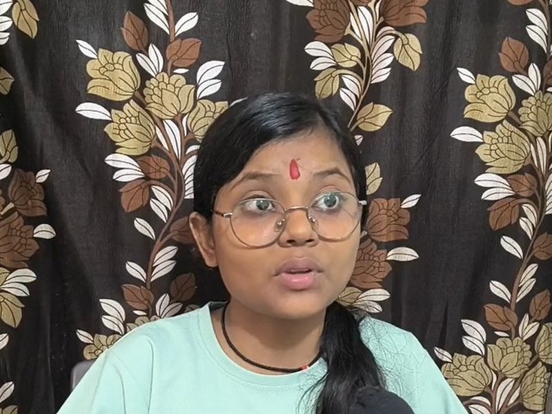 9वीं में पढ़ने वाली दिव्या तिवारी ने भोजपुरी में गीत लिखकर दी प्रधानमंत्री मोदी को जन्मदिन की बधाई