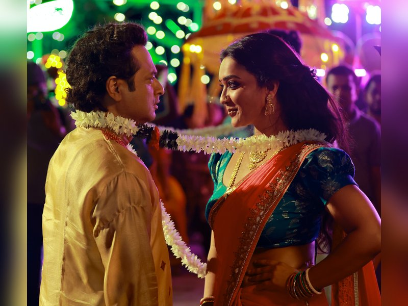 Nandita Roy, Shiboprosad Mukherjee say 'Moydamukho Hit’ has ‘earthy, desi flavour and an infectious rhythm’