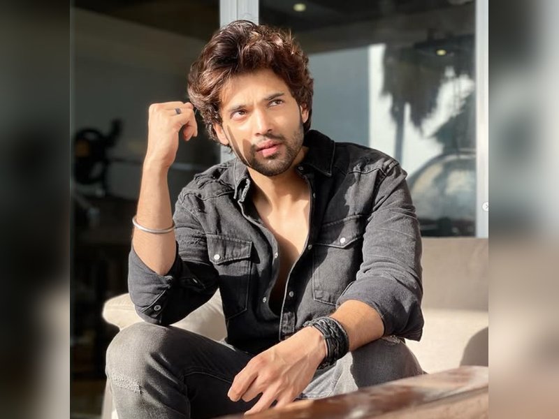 Parth Samthaan, Erica Fernandes and ‘Kasautii Zindagii Kay 2’ gang reunite for Ganesh Chaturthi