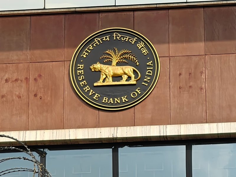 RBI absorbs Rs 2.23 lakh crore via VRRR auction amid surplus liquidity