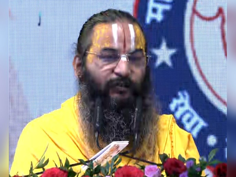 सफलता के पीछे दौड़ रहे युवा शांति खो रहे हैं, इसलिए संवाद जरूरी: आचार्य मिथिलेश नंदिनी शरण