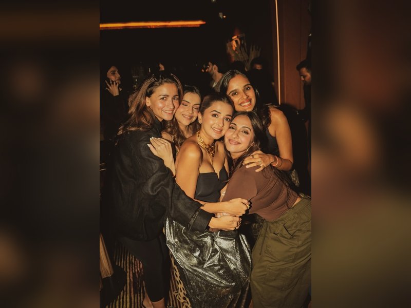 Akansha Ranjan celebrates 33rd birthday with ‘loves of her life’ Alia Bhatt, KL Rahul, Athiya Shetty 