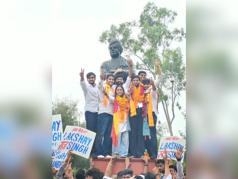 डूसू चुनाव 2026: एबीवीपी की तीन सीटों पर हुई जीत ने दिखाया, आज का युवा युवा 'विकास और राष्ट्रवाद की सोच से जुड़ा है'
