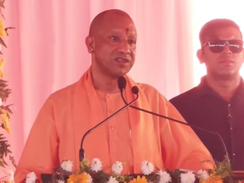 नकारात्मक ताकतें जाति के नाम पर समाज और महापुरुषों को बांटेंगी, हमें विभाजन नहीं होने देना है : सीएम योगी