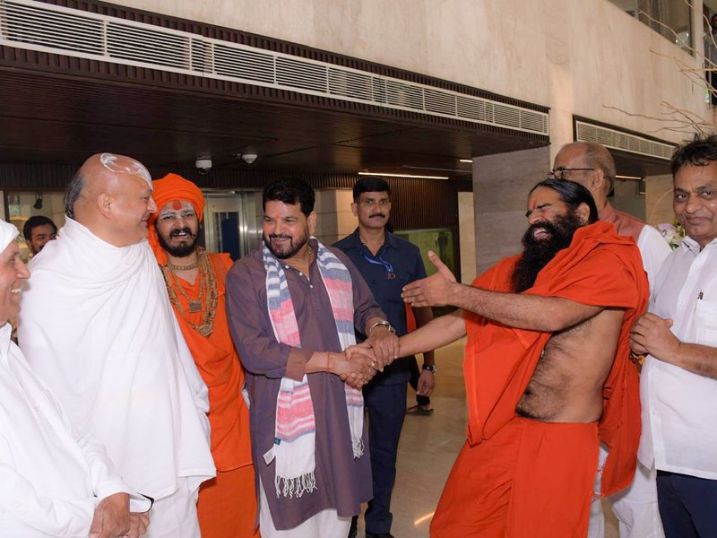 Baba Ramdev, Brij Bhushan Sharan Singh bury the hatchet after meeting
