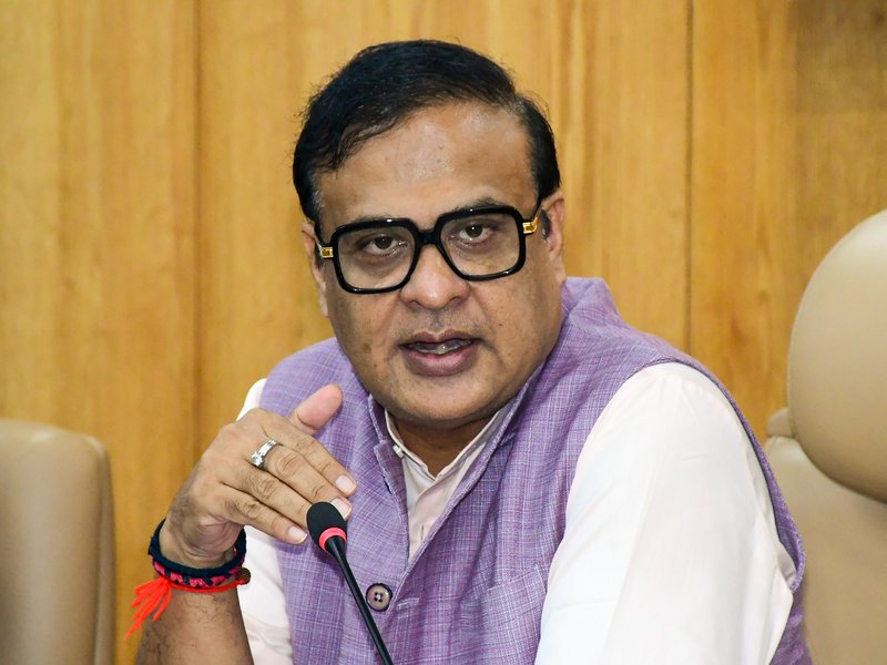स्कूलों में अभिभावकों और जनता के जाने पर कोई पाबंदी नहीं, असम सरकार ने खबर का किया खंडन  