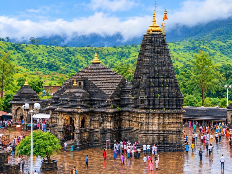 त्र्यंबकेश्वर : कुशावर्त कुंड में स्नान से मिलती है पितृ दोष से मुक्ति, दुनिया में सिर्फ यहीं होता है नारायण नागबलि अनुष्ठान