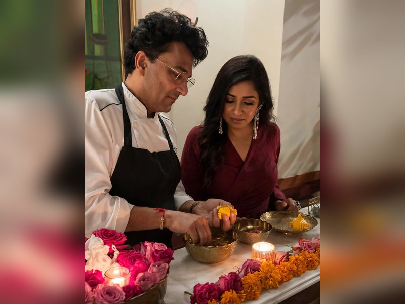 Vikas Khanna teaches Shreya Ghoshal how to make modaks for Ganesh Chaturthi