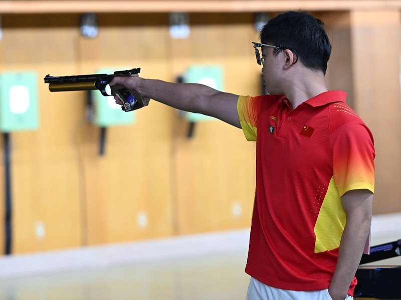 China stage stunning comeback to edge Indonesia for men’s 10m air pistol team gold in the Aichi-Nagoya Asian Games on Thursday in Nagoya on Thursday. Photo credit: Xinhua