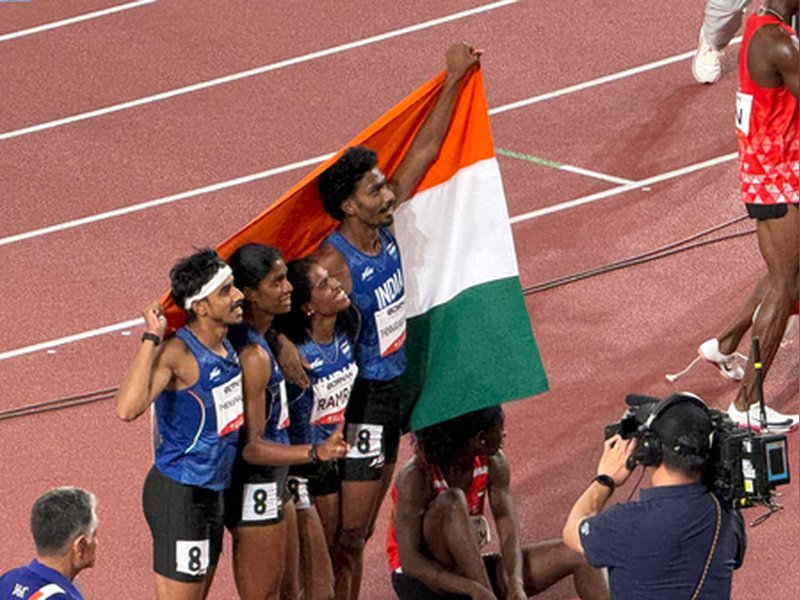 एशियन गेम्स: अंतिम पलों में बाजी मारी, भारत ने मिक्स्ड 4x400 मीटर रिले में जीता सिल्वर मेडल
