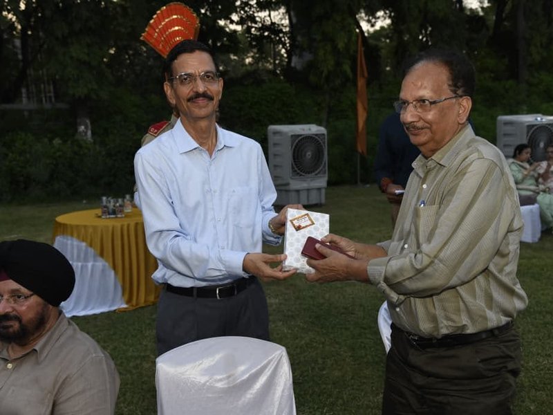 Gujarat Police honours over 30 retired senior officers at 'Salute Our Mentors' programme
