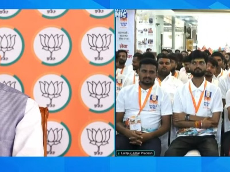 PM Modi interacts with Seva Yatris travelling from Varanasi to Vadnagar; highlights grassroots service, Viksit Bharat vision