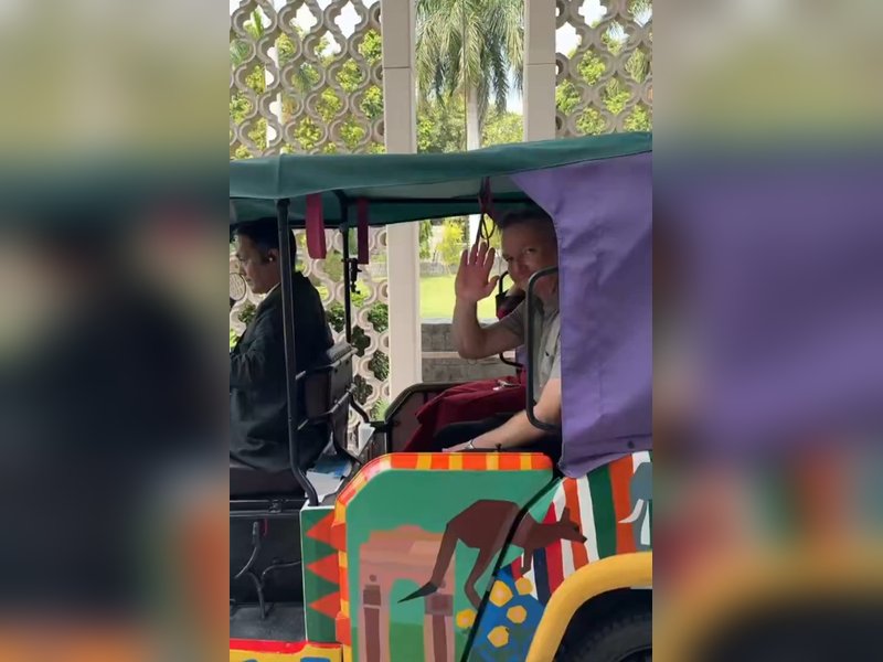 Australia's Climate Change and Energy Minister Chris Bowen takes ride in e-rickshaw in New Delhi