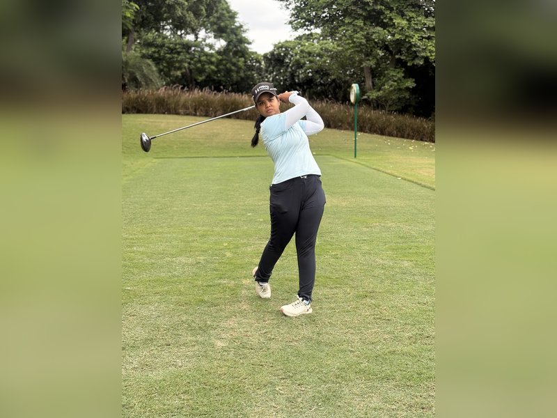 Vani Kapoor rallies to win play-off against Anvvi in the 13th Leg of Women’s Pro Golf Tour at the DLF Golf and Country Club in Gurugram on Friday. Photo credit:  www.golfxyz.in