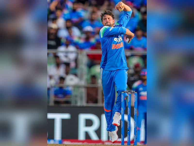 Kuldeep Yadav is a gun bowler, stemmed the flows of runs from the outset: Varun Aaron