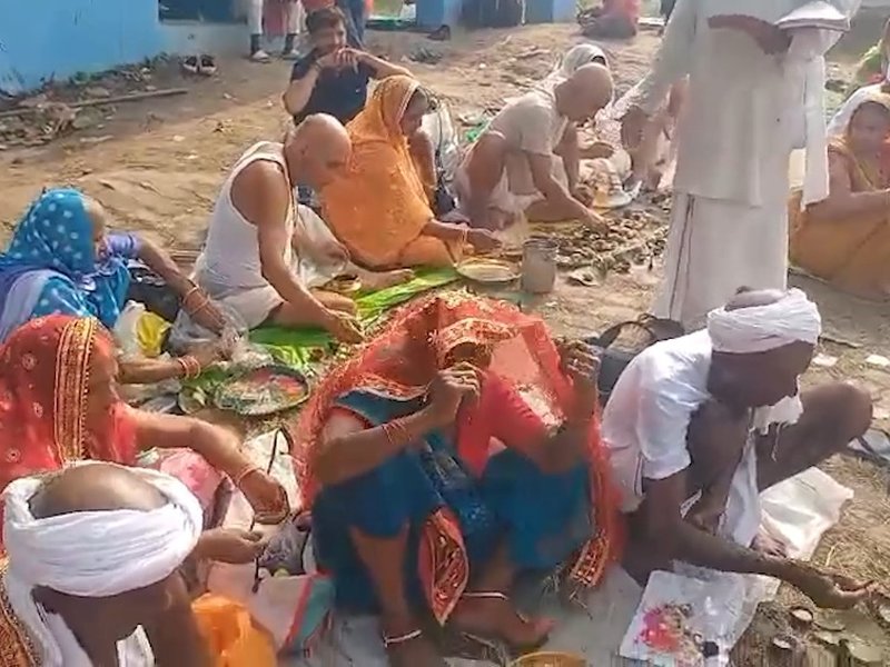 औरंगाबाद के पुनपुन तट पर उमड़ा आस्था का जनसैलाब, पितृ मोक्ष के लिए हजारों श्रद्धालुओं ने किया पिंडदान