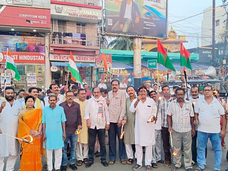 झारखंड आंदोलनकारियों के मुद्दे पर बुलाए गए बंद का मिला-जुला असर, कई जिलों में सड़क जाम से यातायात प्रभावित