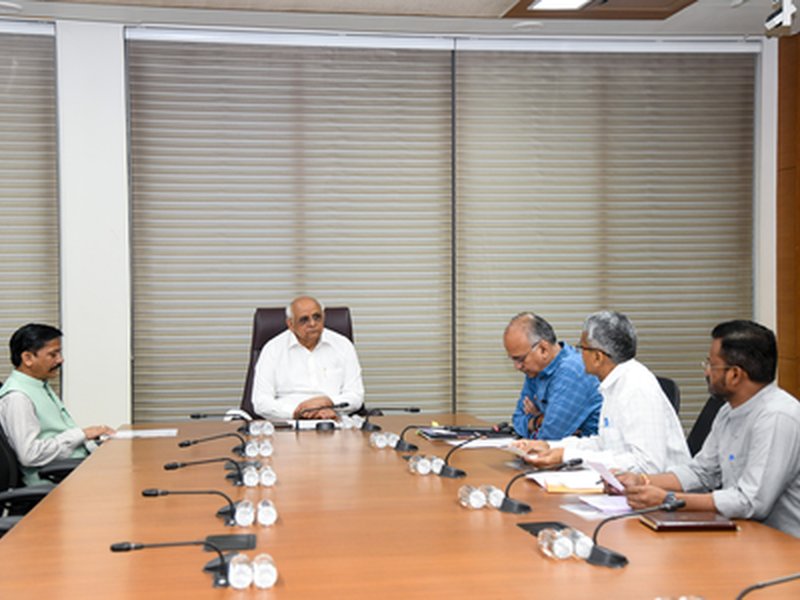 Gujarat govt moves to end use of plastic files, folders in offices (Photo: IANS)