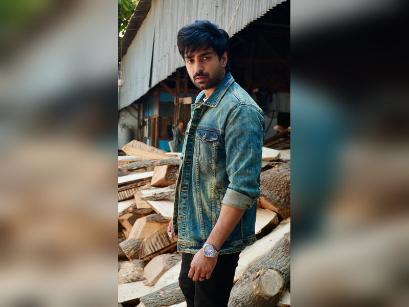 Shiva Kandukuri's Talcum Powder makers release racy glimpse video; film to hit screens on November 13 (Photo:IANS/PR)