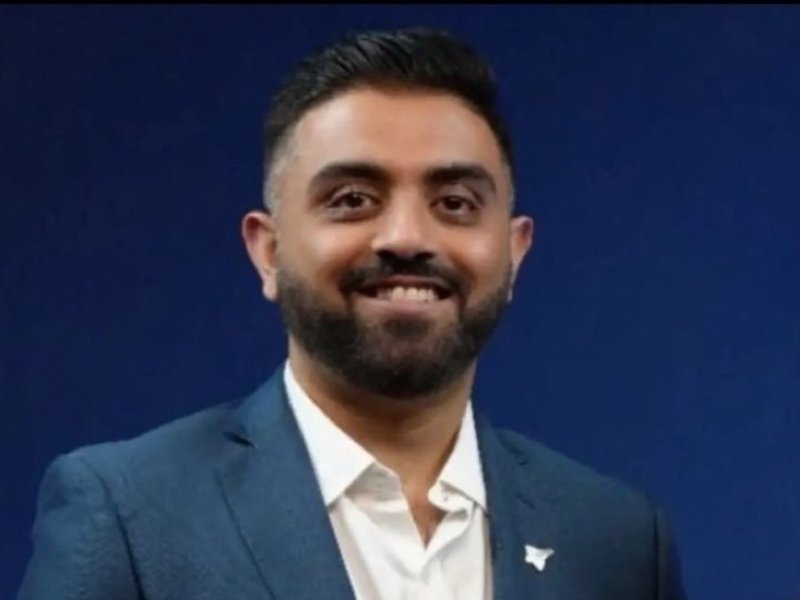 'Gujarati blood flows in his veins': CM Patel hails Flydubai pilot Capt Smit Machchhar