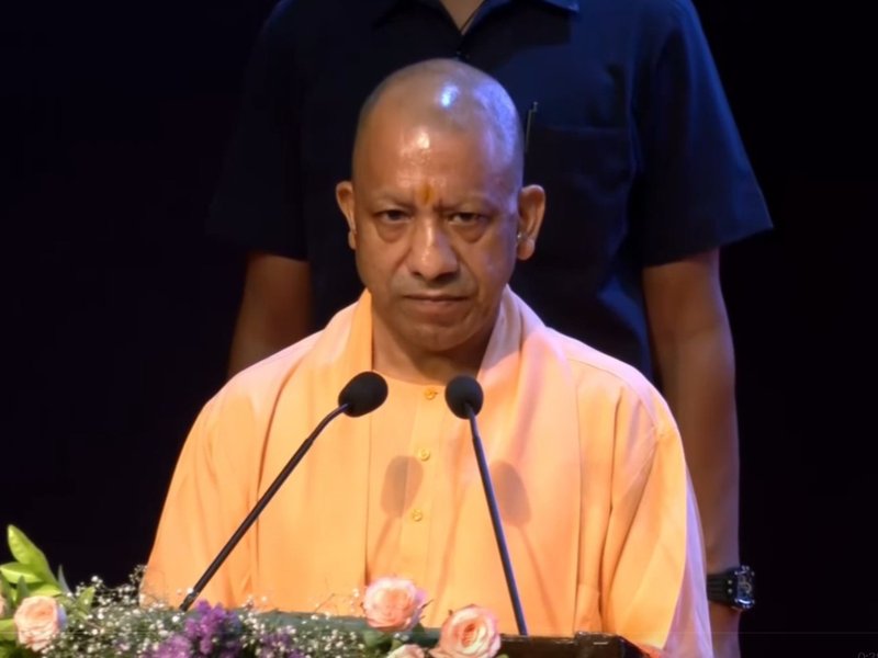  सीएम योगी बोले- 2017 से पहले माफिया के सामने नाक रगड़ती थी सरकार