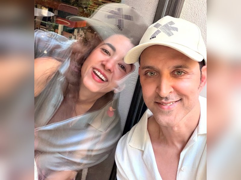 Hrithik Roshan & Saba Azad celebrate 5 years of togetherness, Sussanne Khan says 'Soooo sweeet' 