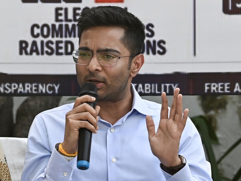 Kolkata Police serve fresh notice to Abhishek Banerjee in Camac Street office row case